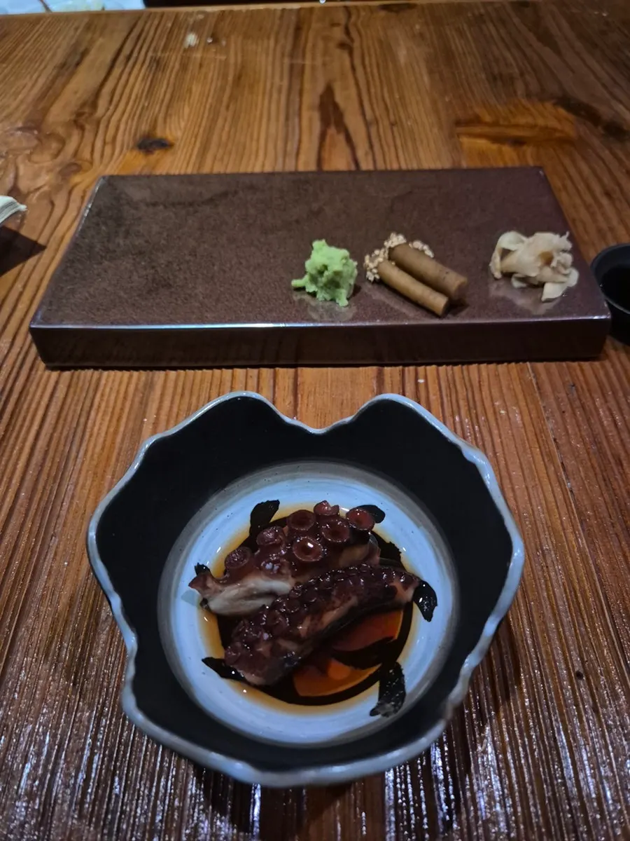 Crispy eel dish with sauce