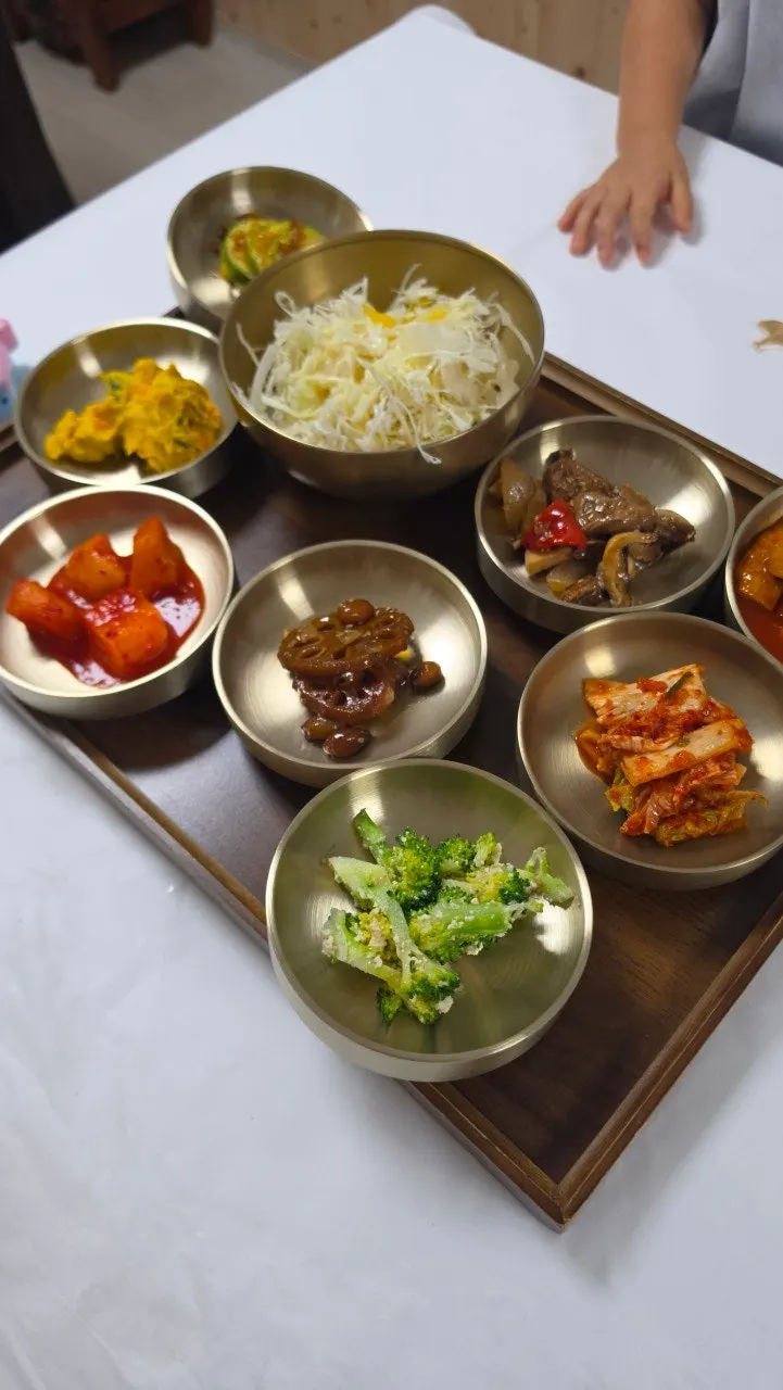 김치와 깍두기, 샐러드 밑반찬