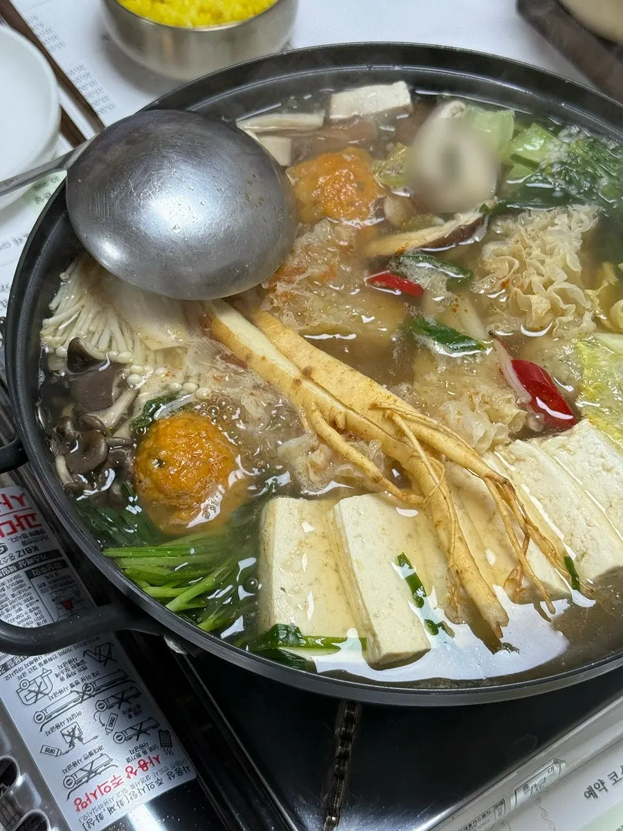 Fully cooked gamnamu handmade tofu hot pot