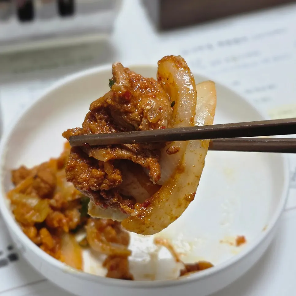 Close-up of a bite of pork duruchigi