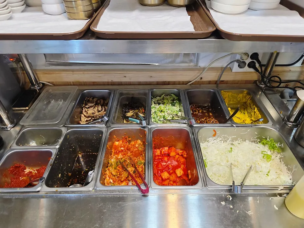 Self-bar for refilling side dishes