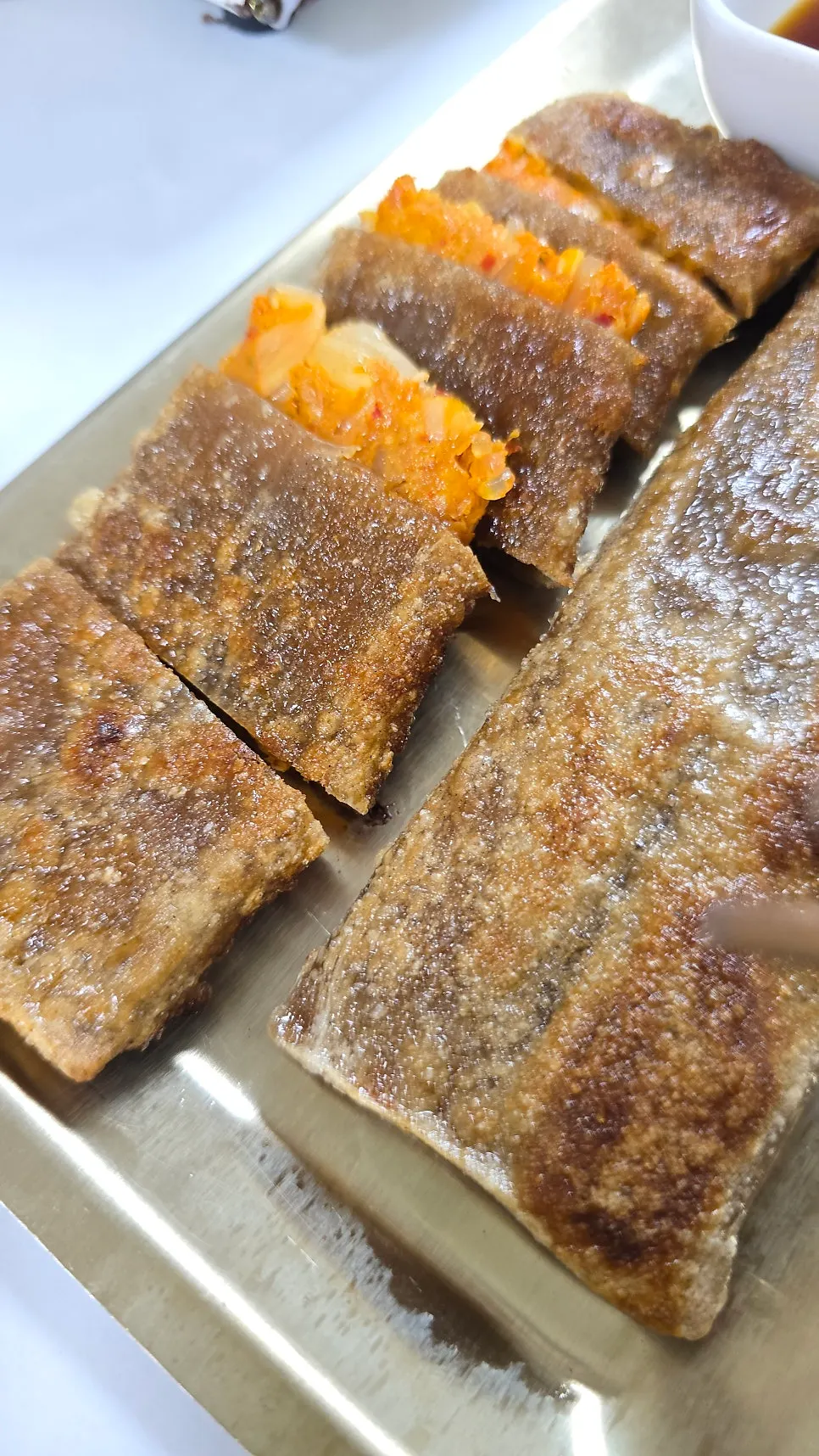 돌돌 말린 메밀전 가까이 본 모습