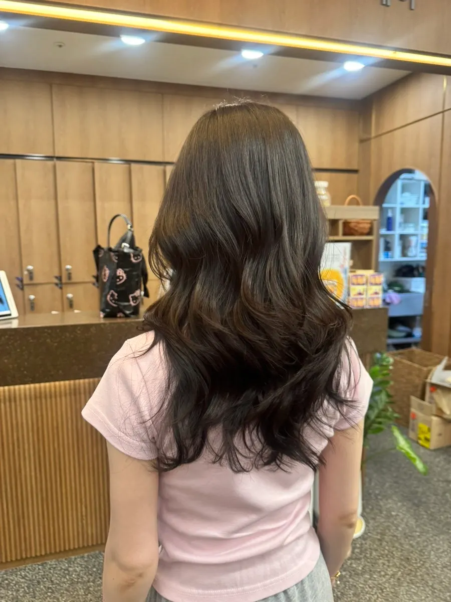 Finished layered curls right after the treatment
