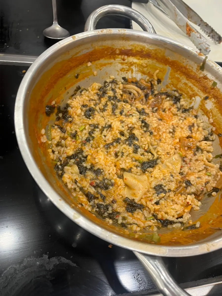 Final fried rice with seaweed flakes and sesame oil
