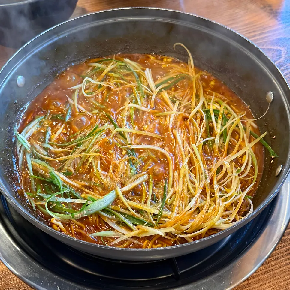 가위와 집게로 손질한 등갈비