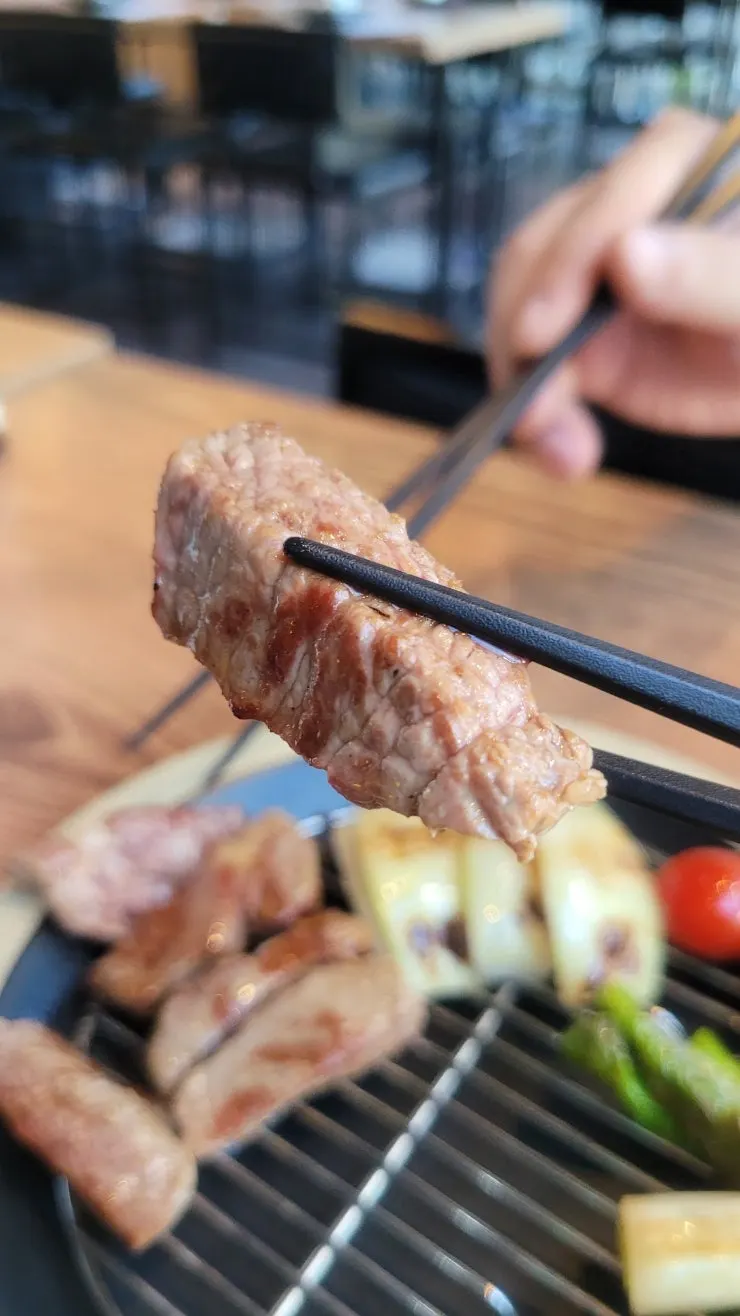 알맞게 구워진 프렌치렉 한 점