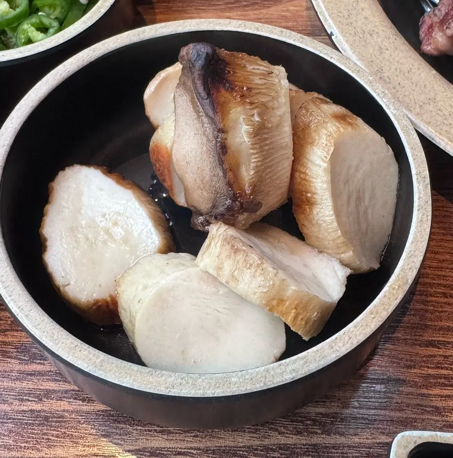 통으로 구운 송이버섯