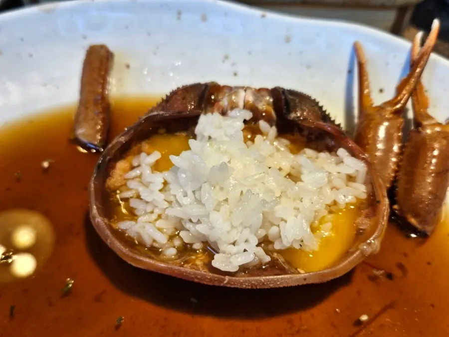 チン・セイロムシのホンゲジャンの甲羅とご飯