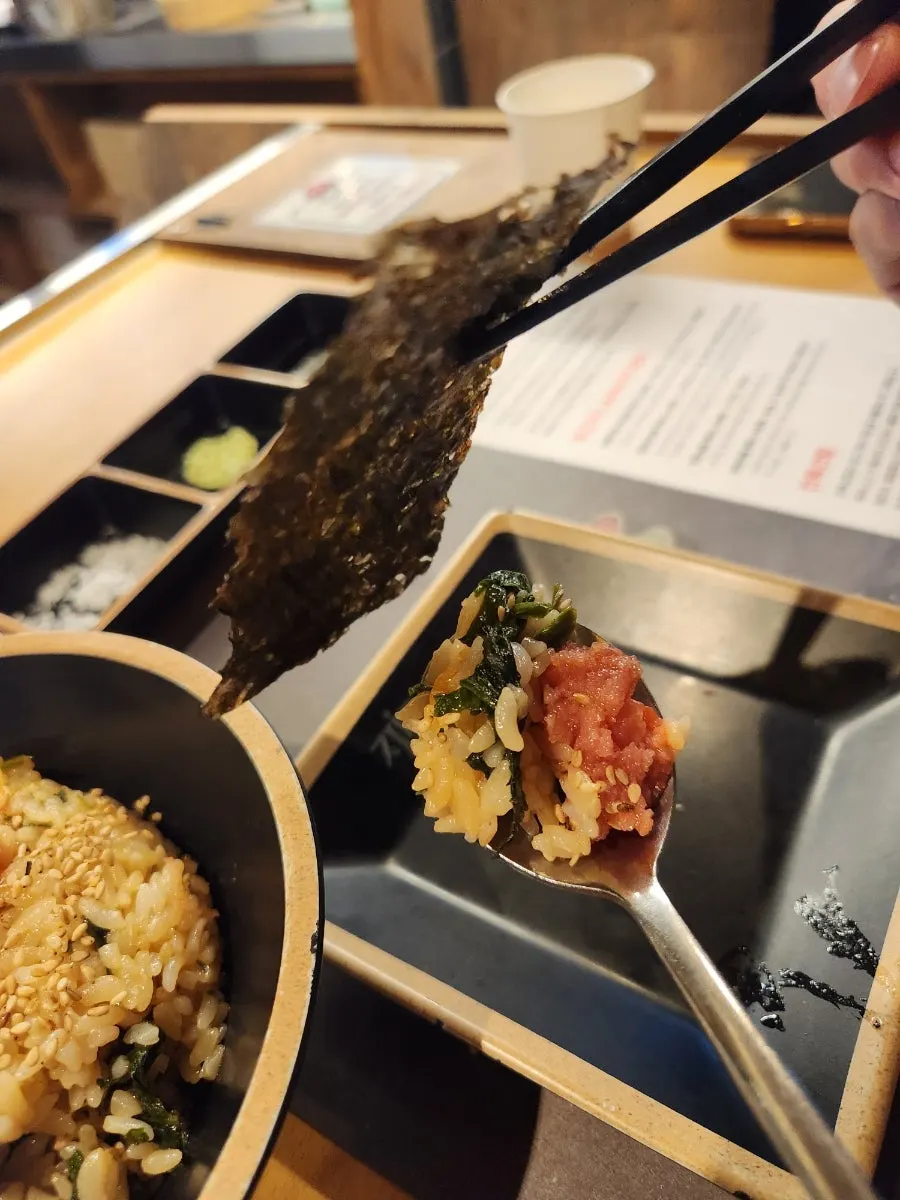 Pollack roe gondre rice wrapped in seaweed