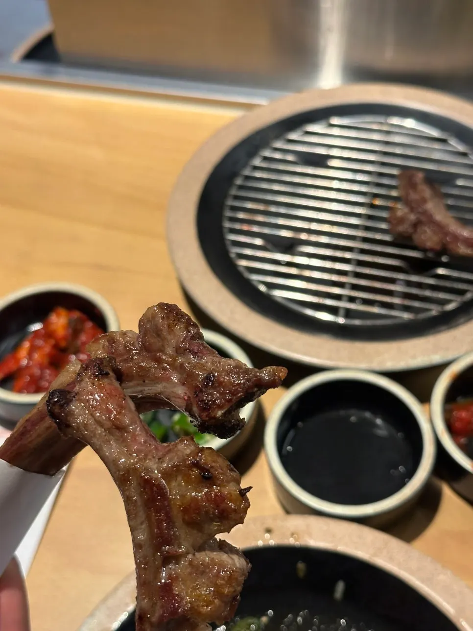 무쇠 화로에 세워 굽는 프렌치랙