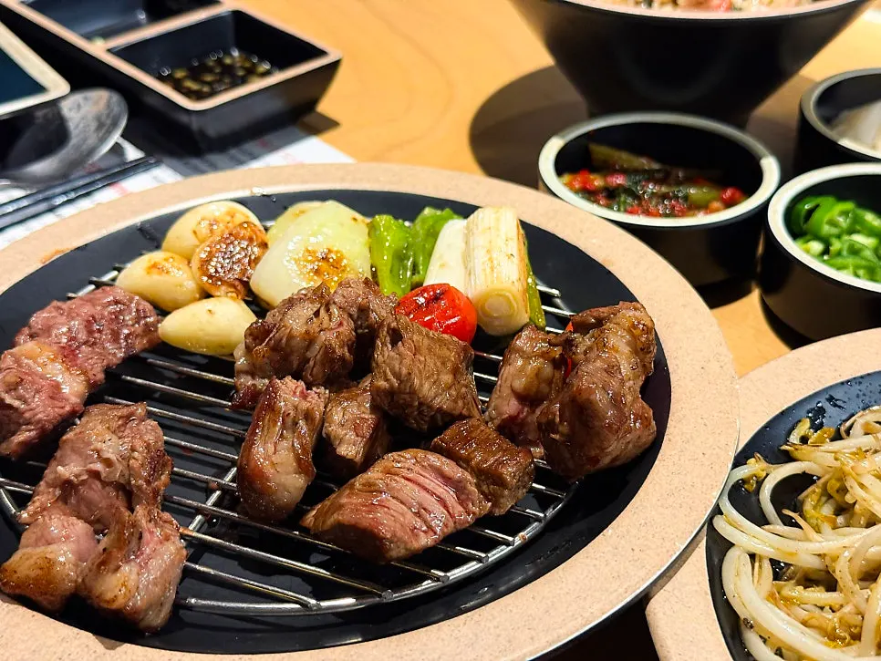미디움으로 구워진 양갈비