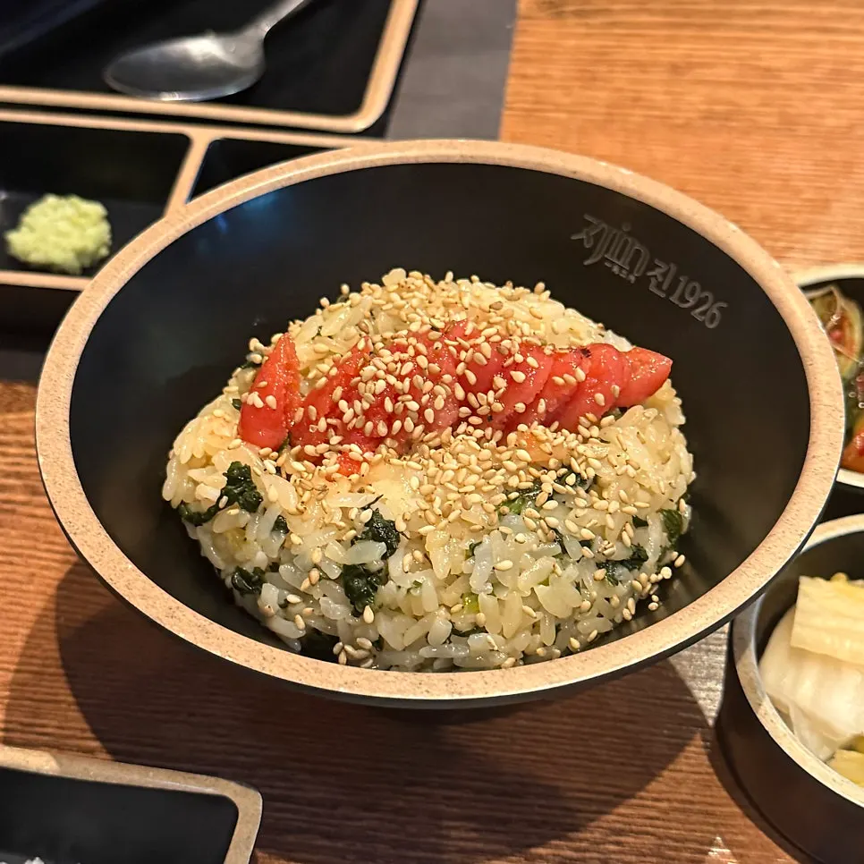 A bowl of Jin special rice, gondre pollack roe rice