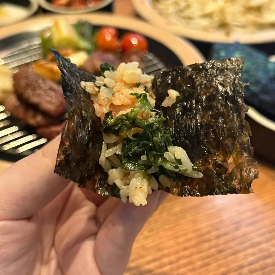 Gondre pollack roe rice wrapped in seaweed