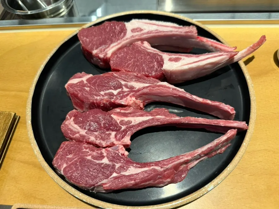 굽기 전 호주산 냉장 양고기