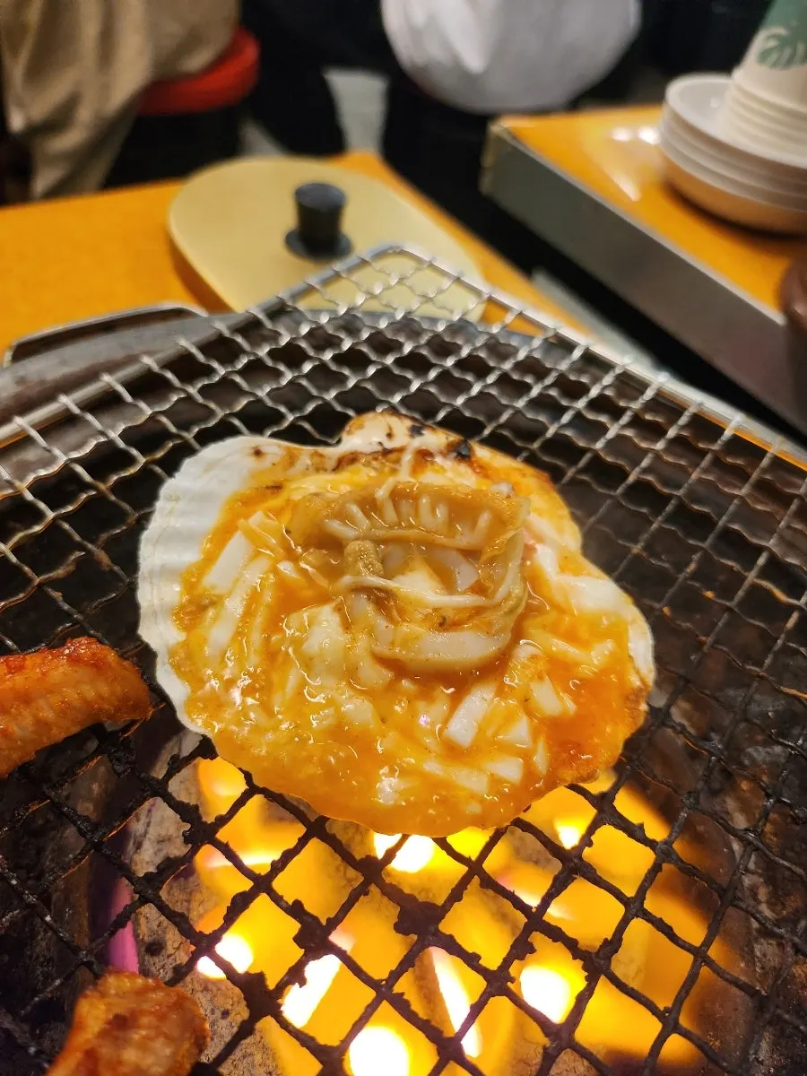 숯불에 올린 전복 가리비 키조개 구이