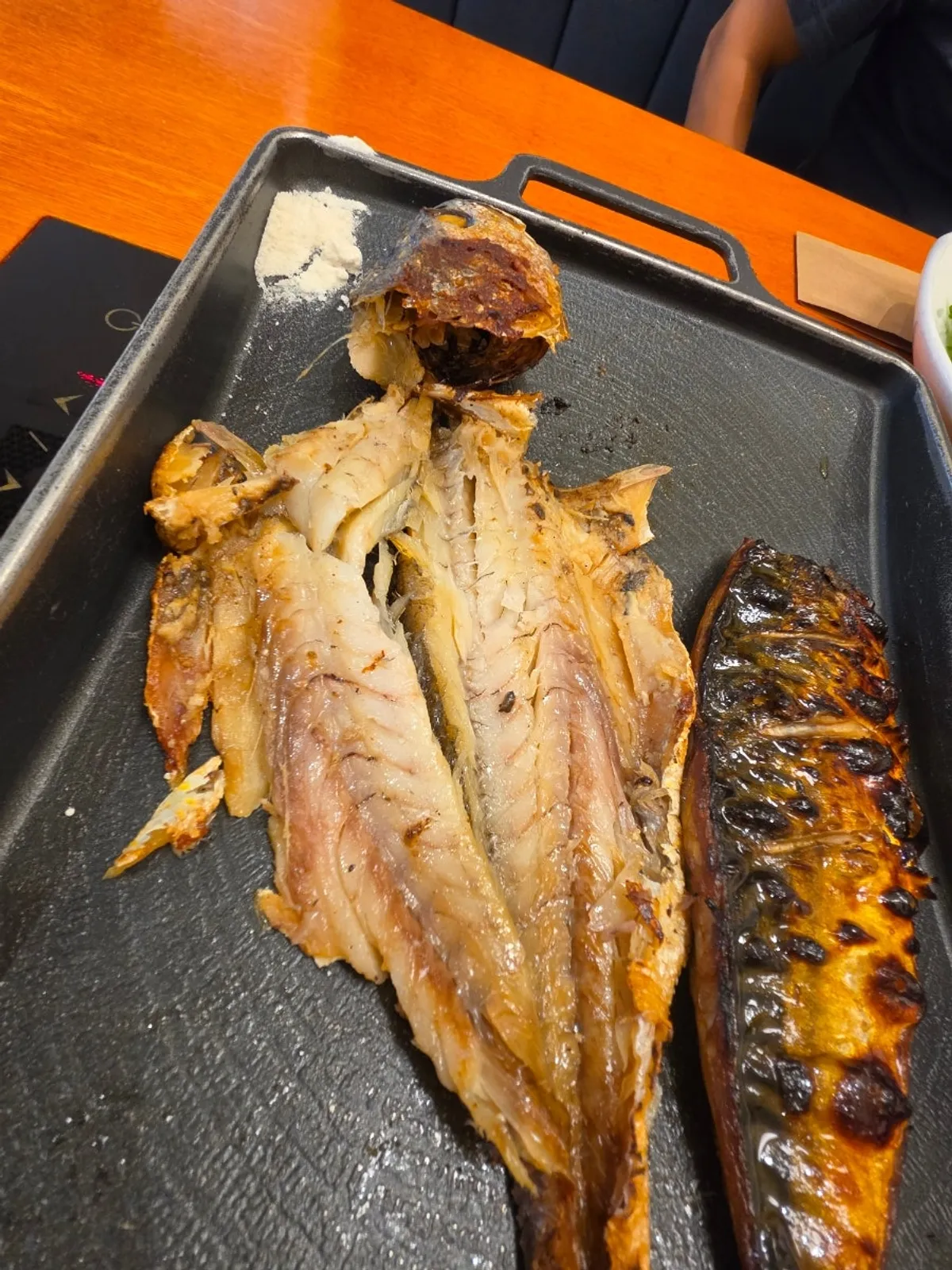 Dried yellow corvina and mackerel pot-rice set meals