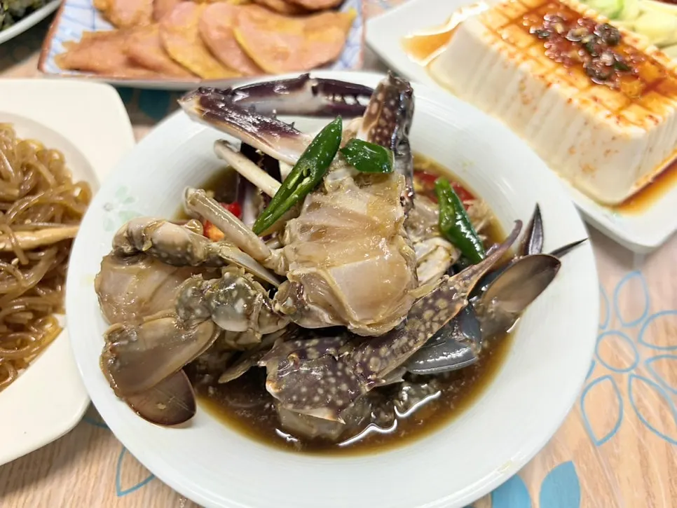삼촌카세 간장게장 접시