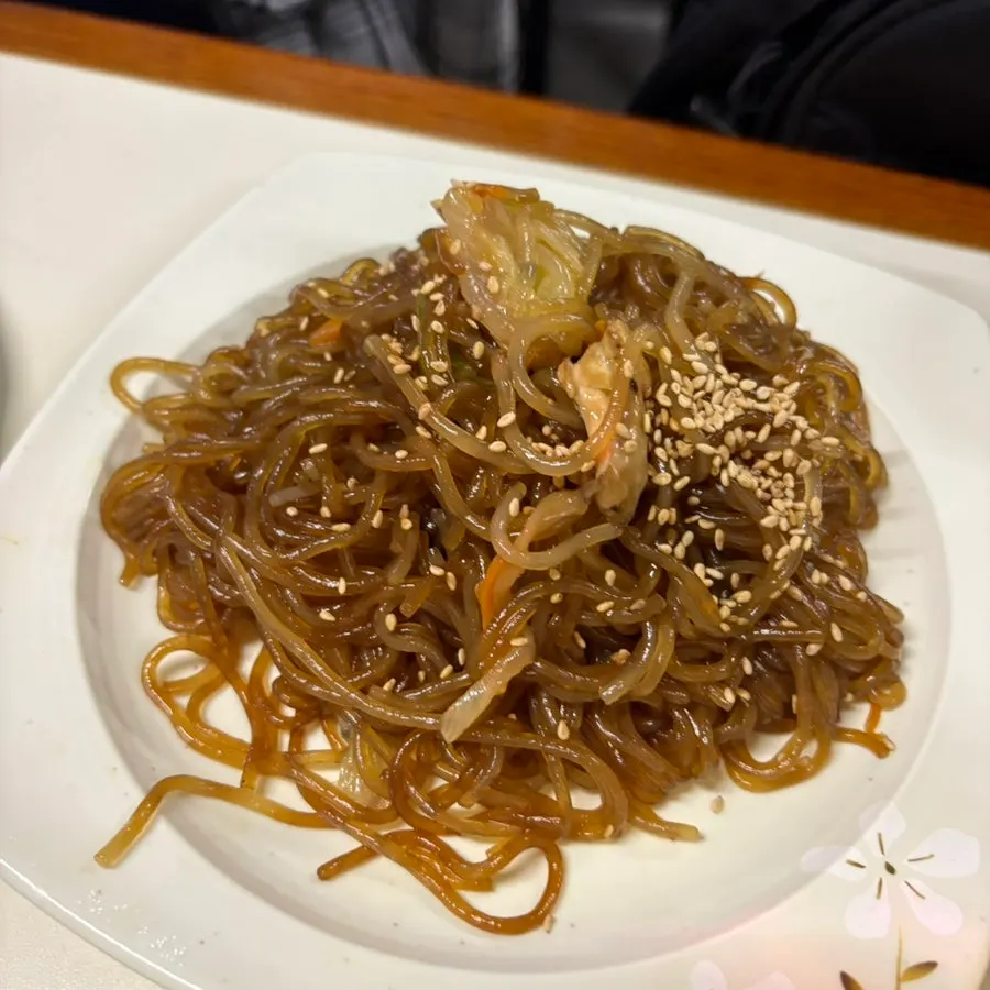 Plate with makguksu and soft tofu from the samchon course
