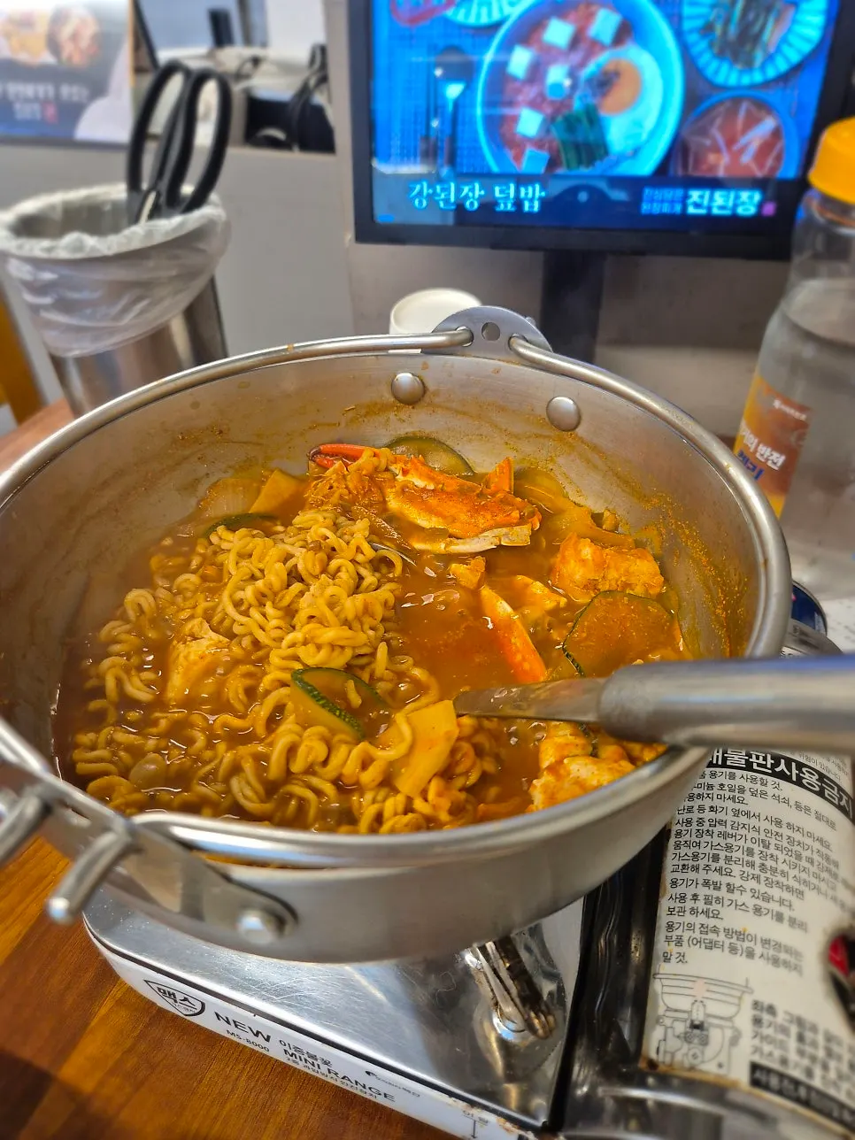 밥과 함께 먹는 육전과 된장찌개 조합
