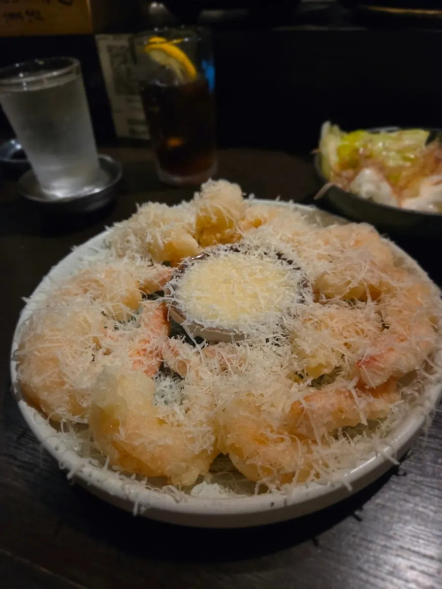Shrimp lemon mayo coated in lemon mayo sauce