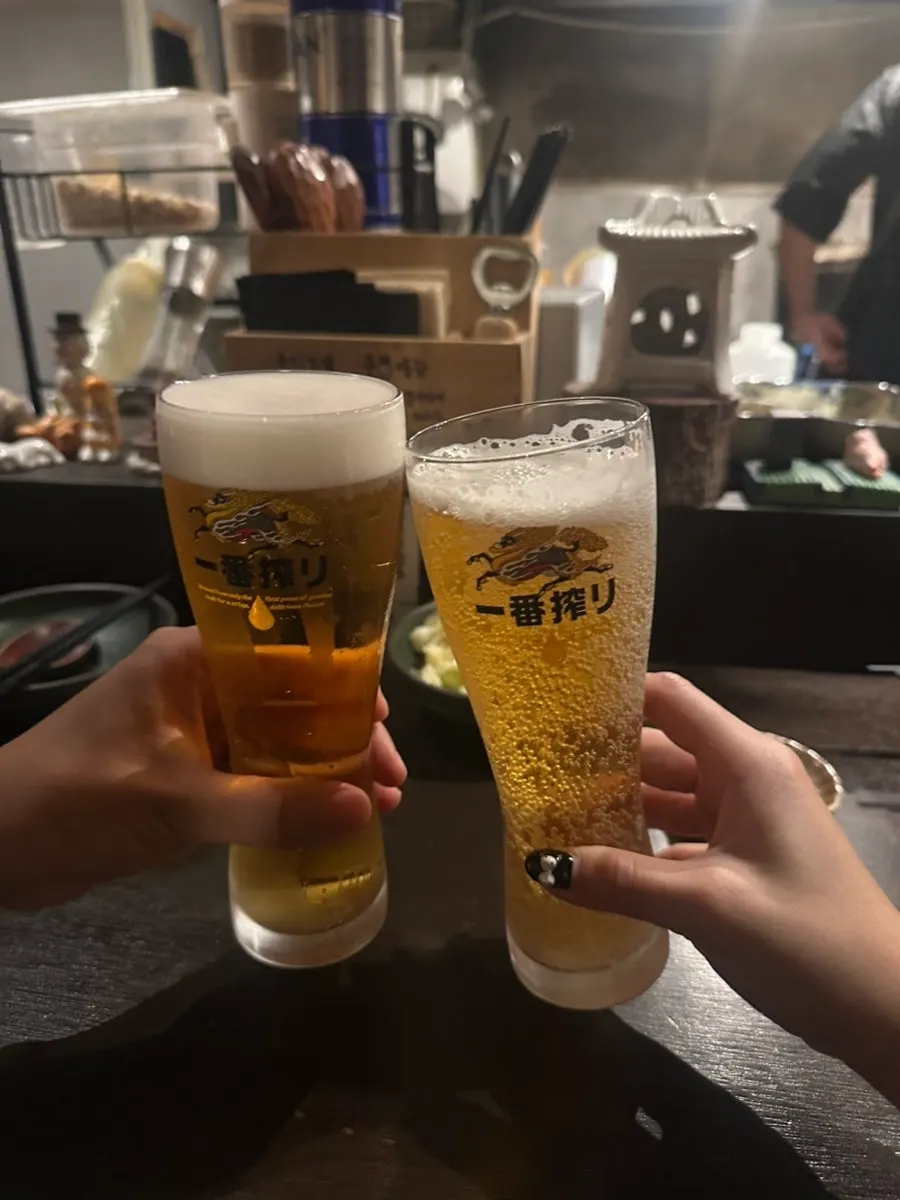 다찌석 앞에서 직접 요리하는 오픈키친 모습