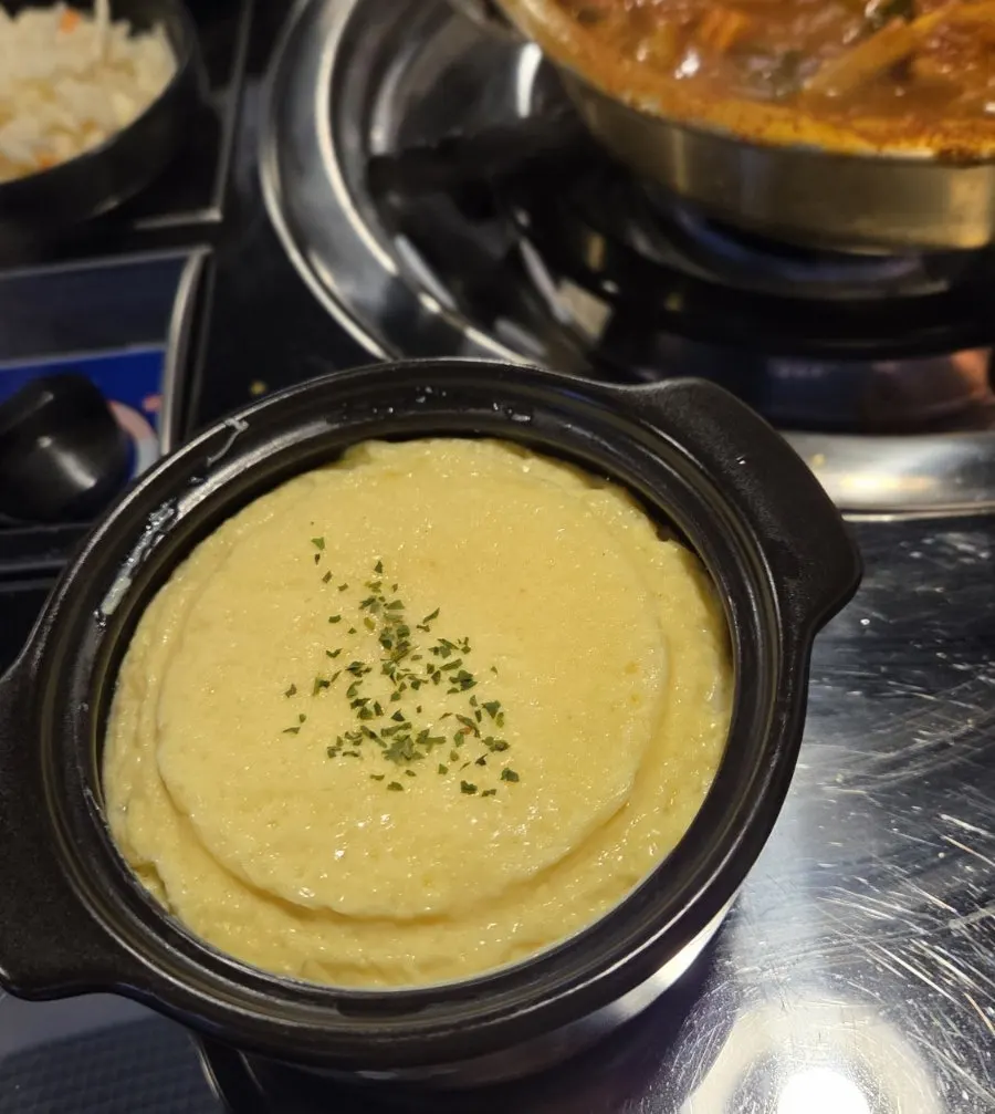 Basic side dishes including lettuce