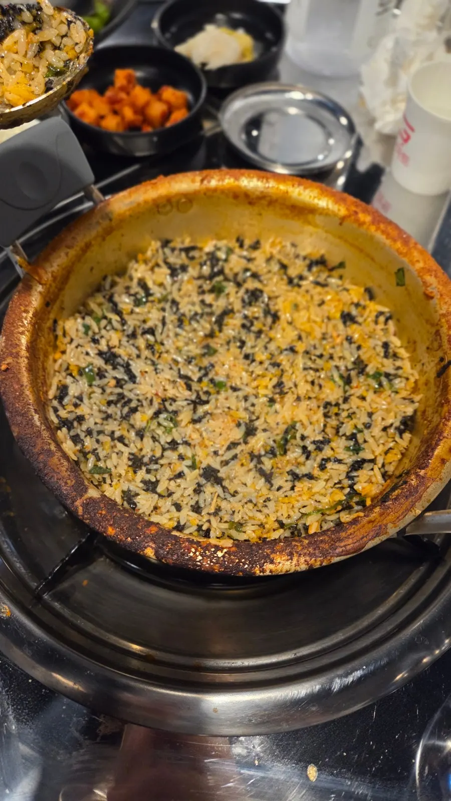 Seaweed flake rice ball
