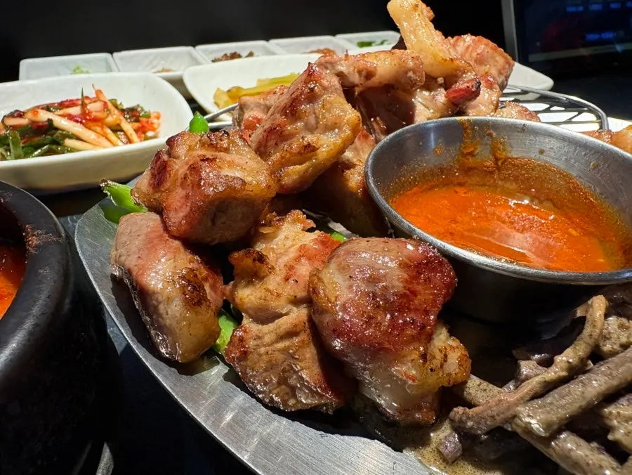 기름진 목살 지방 부위
