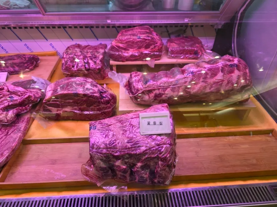 Geum Songaji's lineup of Korean beef cuts