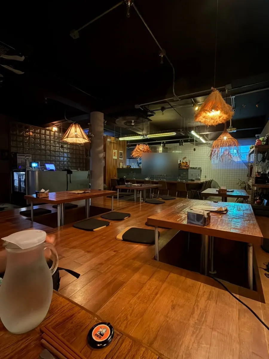 Interior seating area at Oyat-ri Seokdong Branch