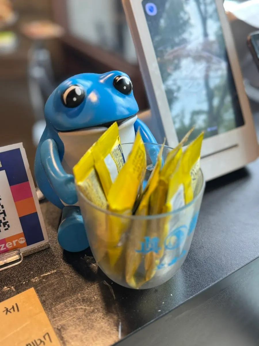 Candy and mouthwash set out at the Hanpanjip counter