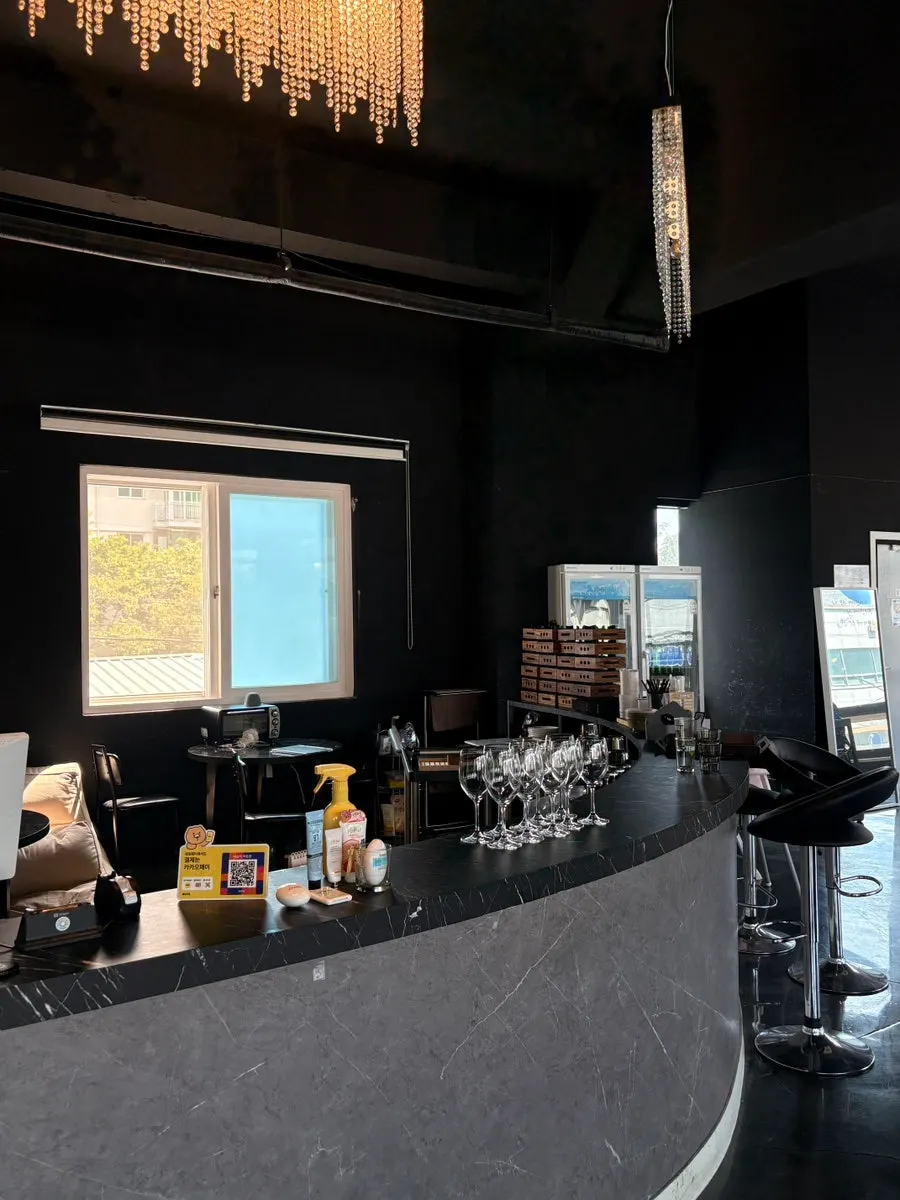 Space covered with customer Post-it notes