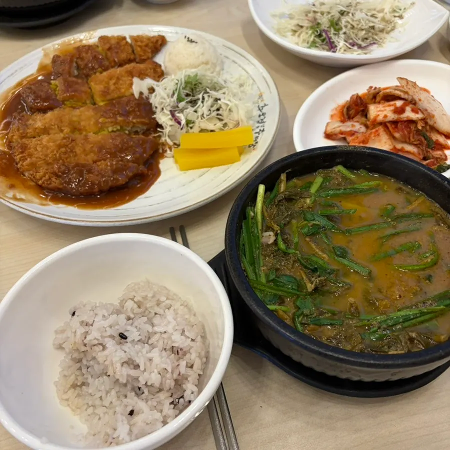 Penutup makan di Chuojeong Namwon Chueotang