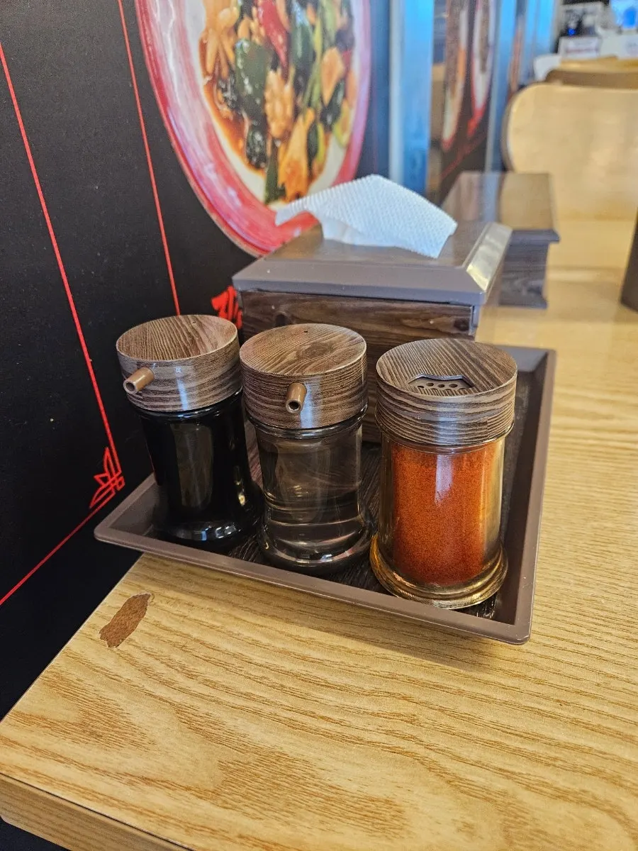 Table set while waiting for the order