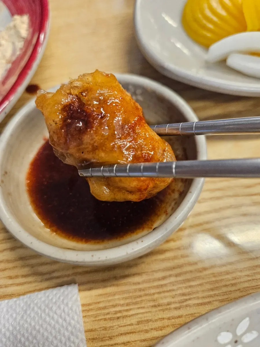 Crispy tangsuyuk served sauce-on-top style