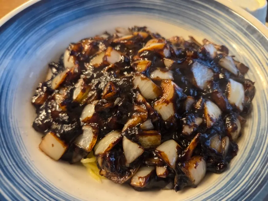 Samsun jjamppongbap with seafood and vegetables