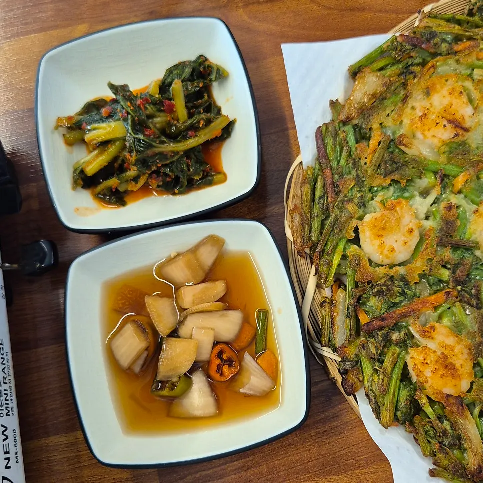 加点的煎蛋与配菜