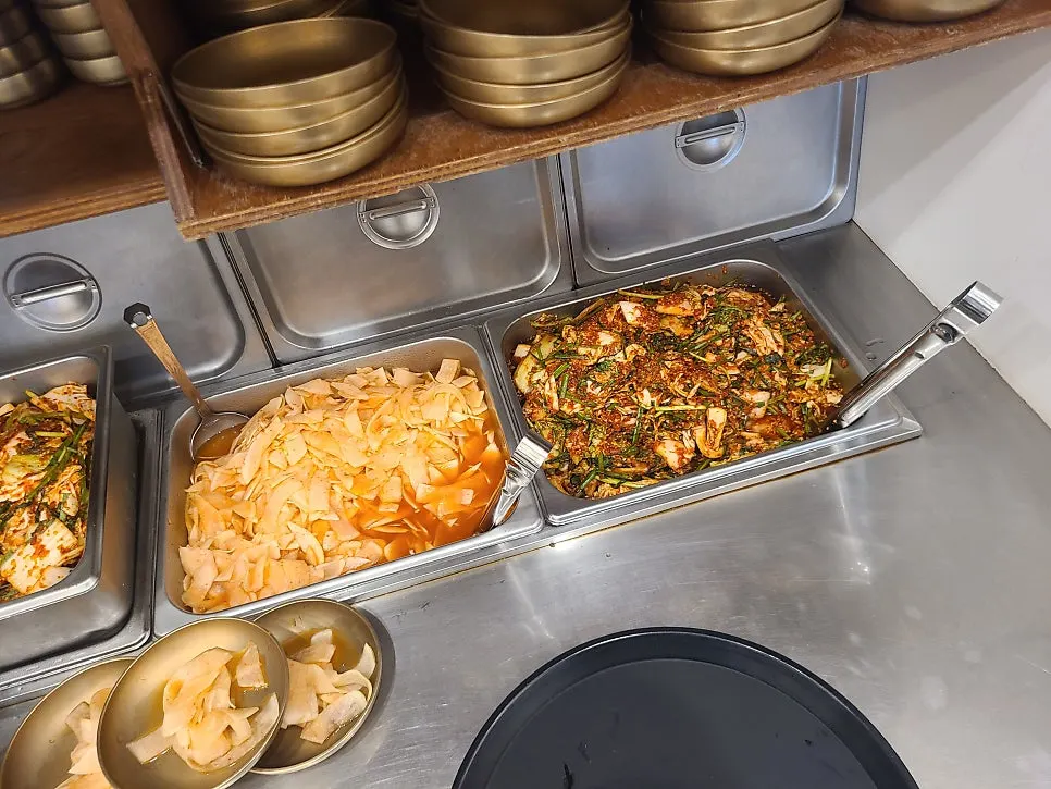 Geotjeori, pickled radish and small plates at the self-serve corner