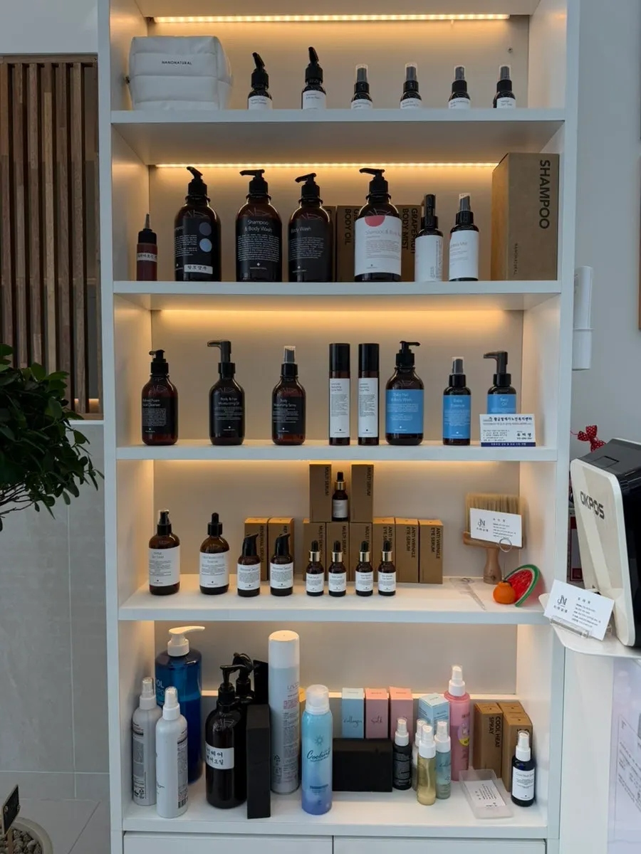 Vertical photo of the reception area at Jamae Salon Esthetic