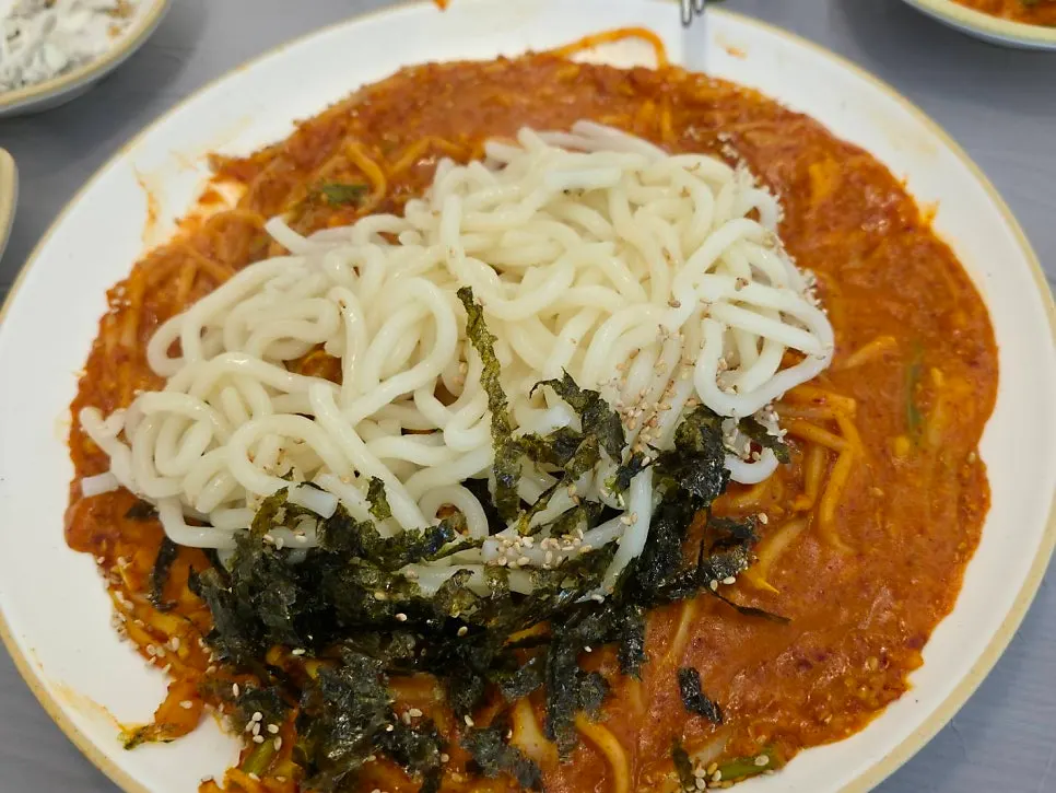 Remaining boneless monkfish stew on the plate