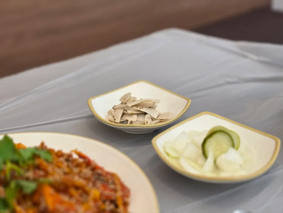 찜고을 가좌점 메뉴판의 사리와 사이드 구성