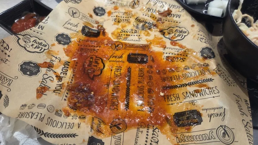 Table after finishing the boneless chicken two-flavor set