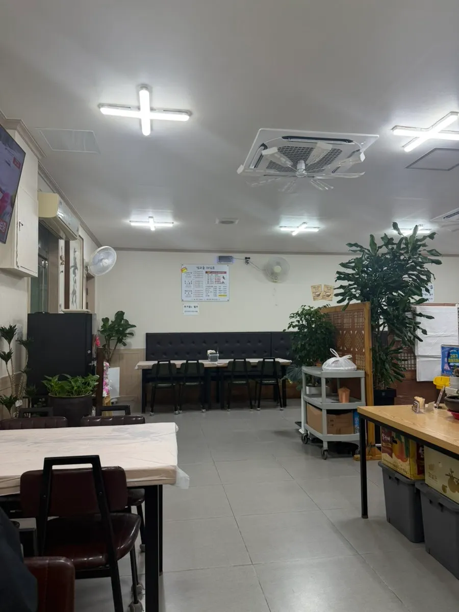 Cozy interior and tables at Jjimgoeul Main Branch