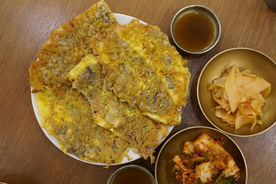 따끈하게 부쳐진 우전 클로즈업