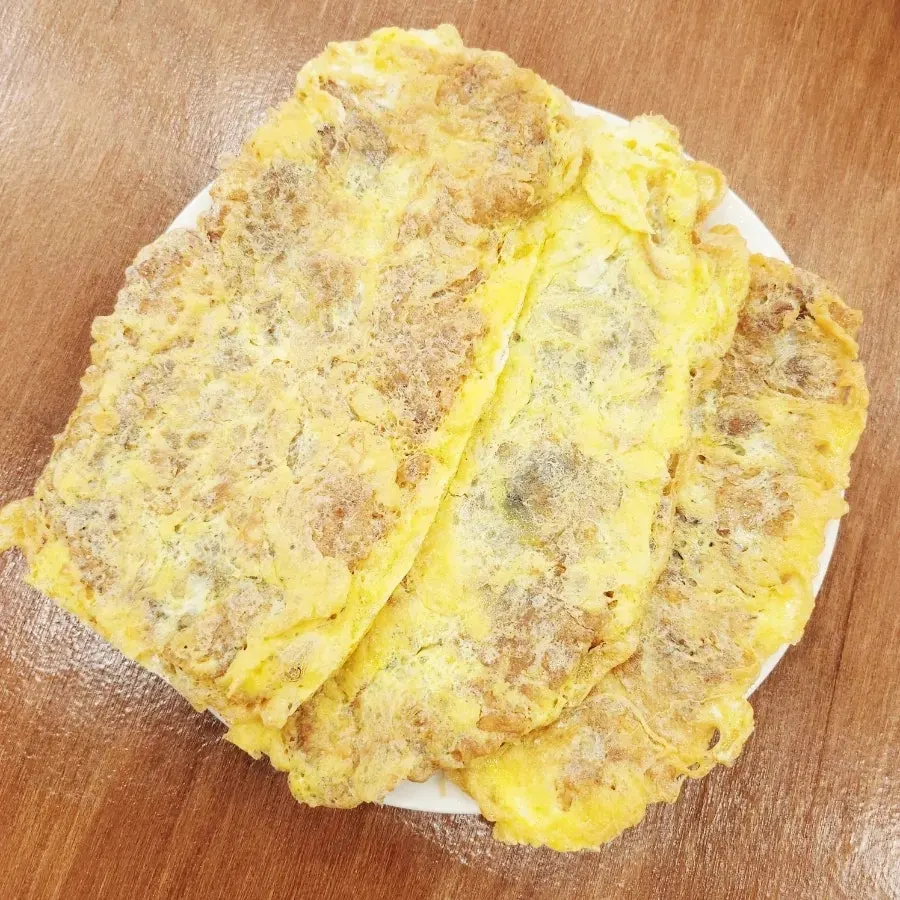 A large plate of hanwoo yukjeon, ujeon