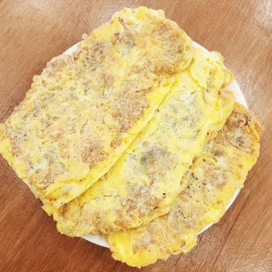 Hanwoo yukjeon cut into easy-to-eat pieces