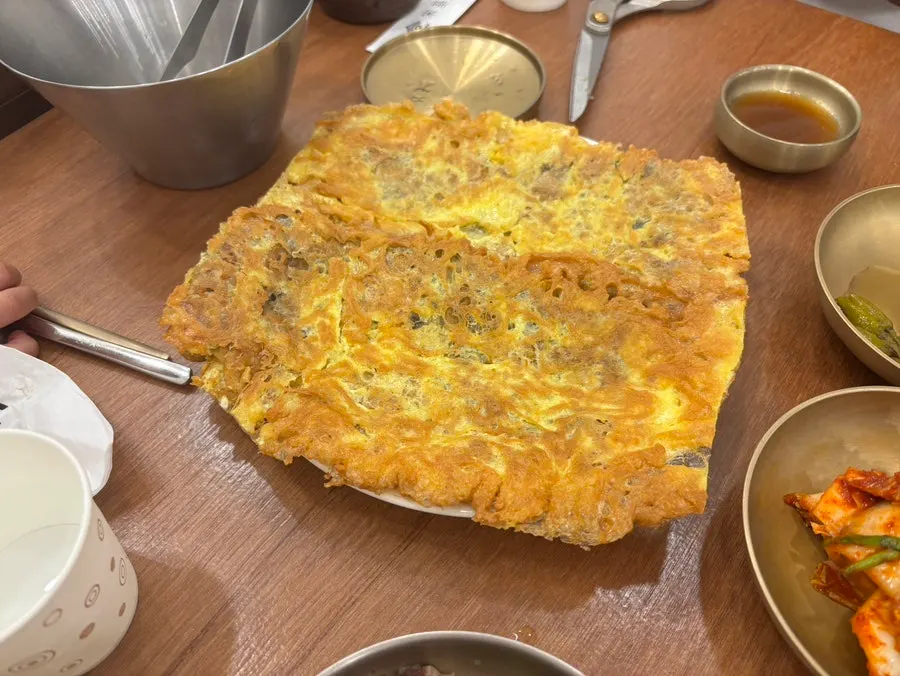 두툼하게 구워 나온 우전 두 장
