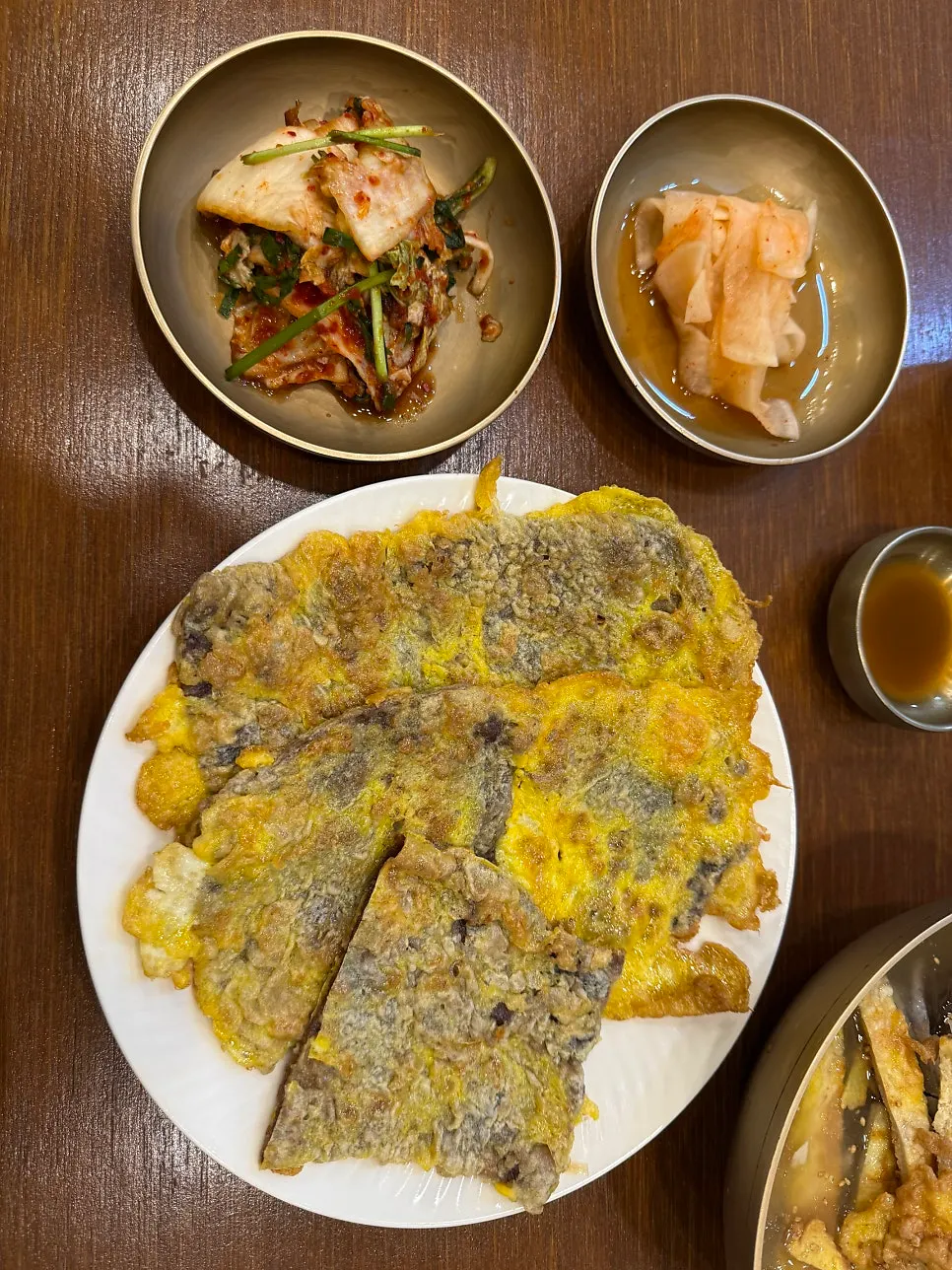 고소한 육전 접시