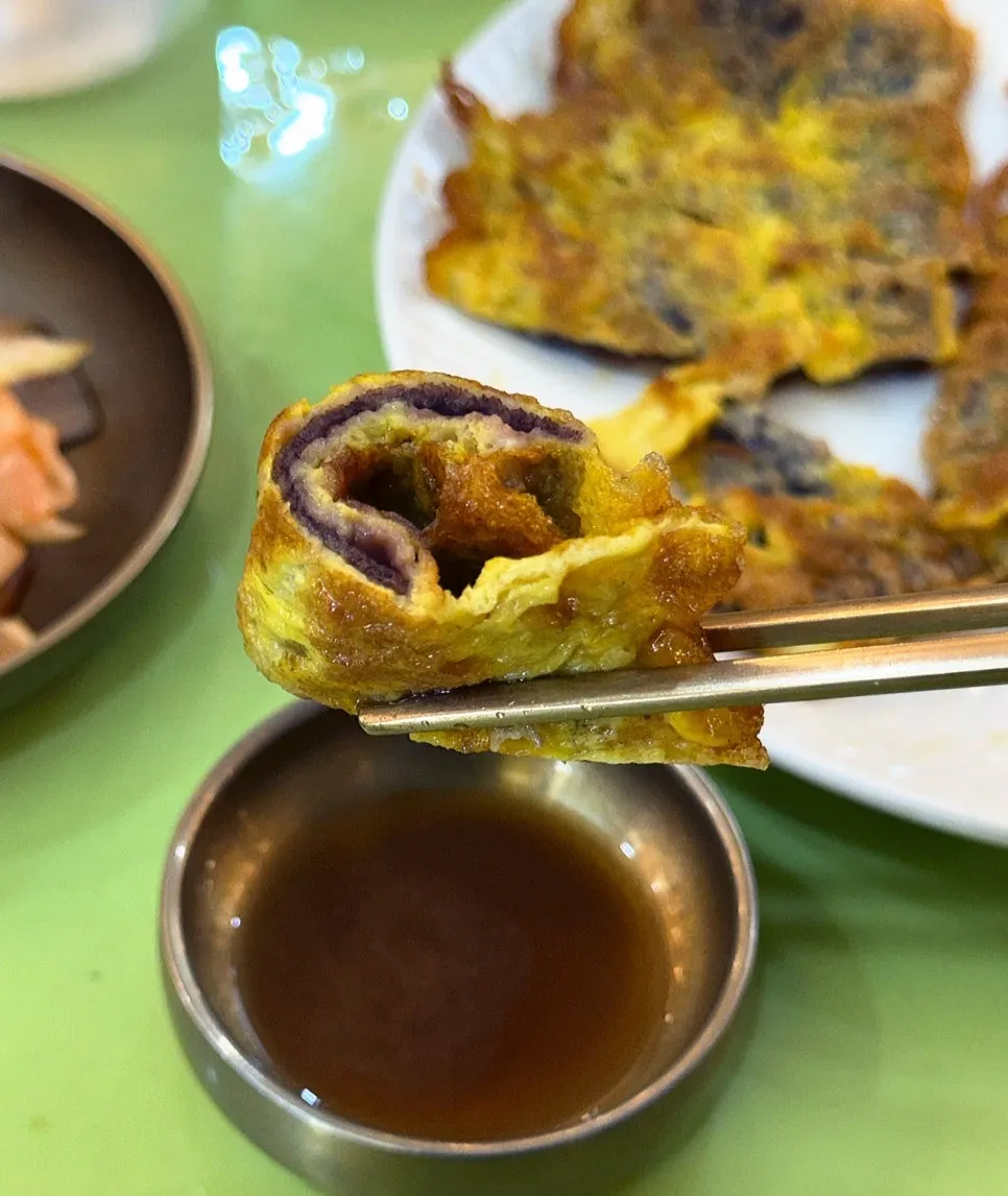 Yukjeon cut into bite-size pieces with scissors