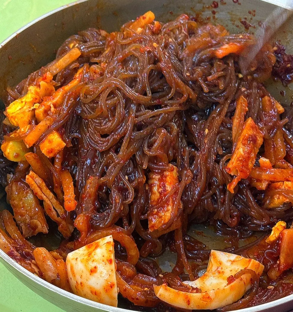 Bibim-naengmyeon mixed with mustard sauce